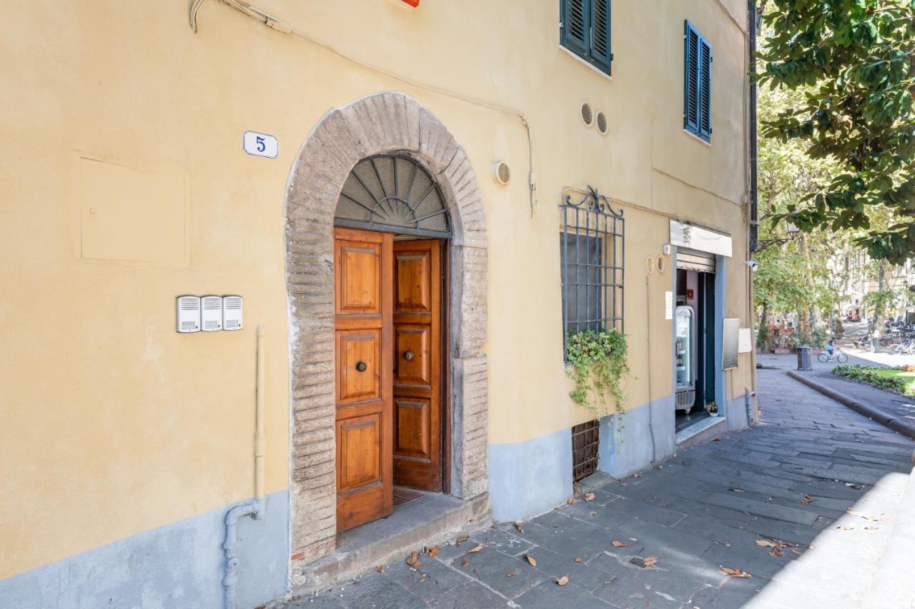 Piazza Napoleone Lovely Central Apartment Lucca Exteriér fotografie